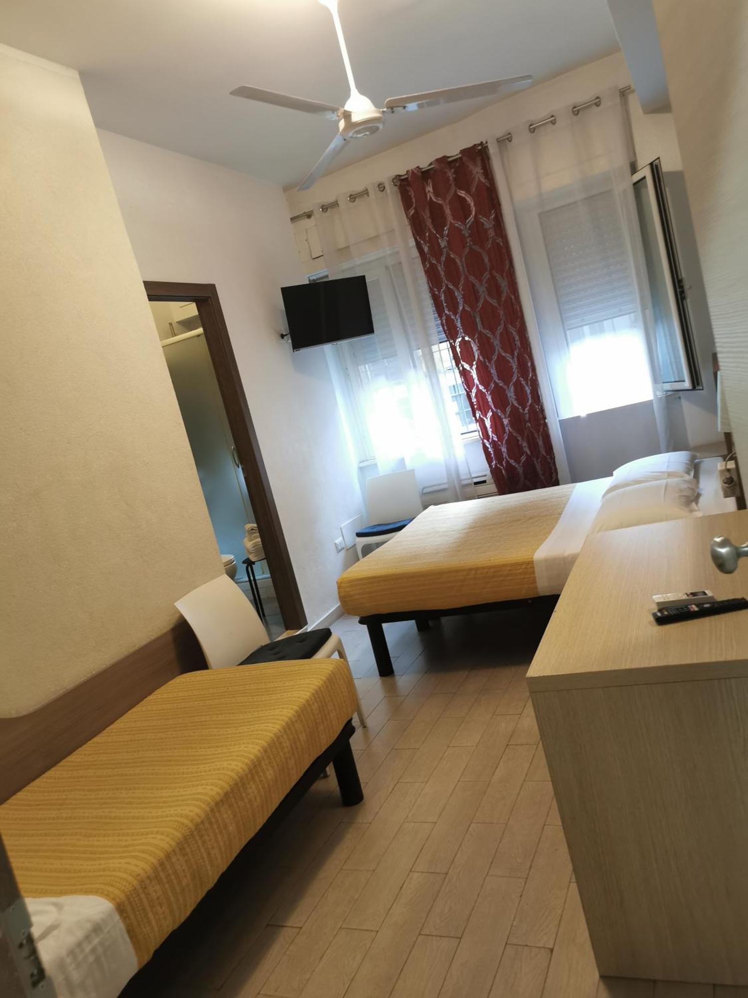 Hotel Bissi Milan Room photo