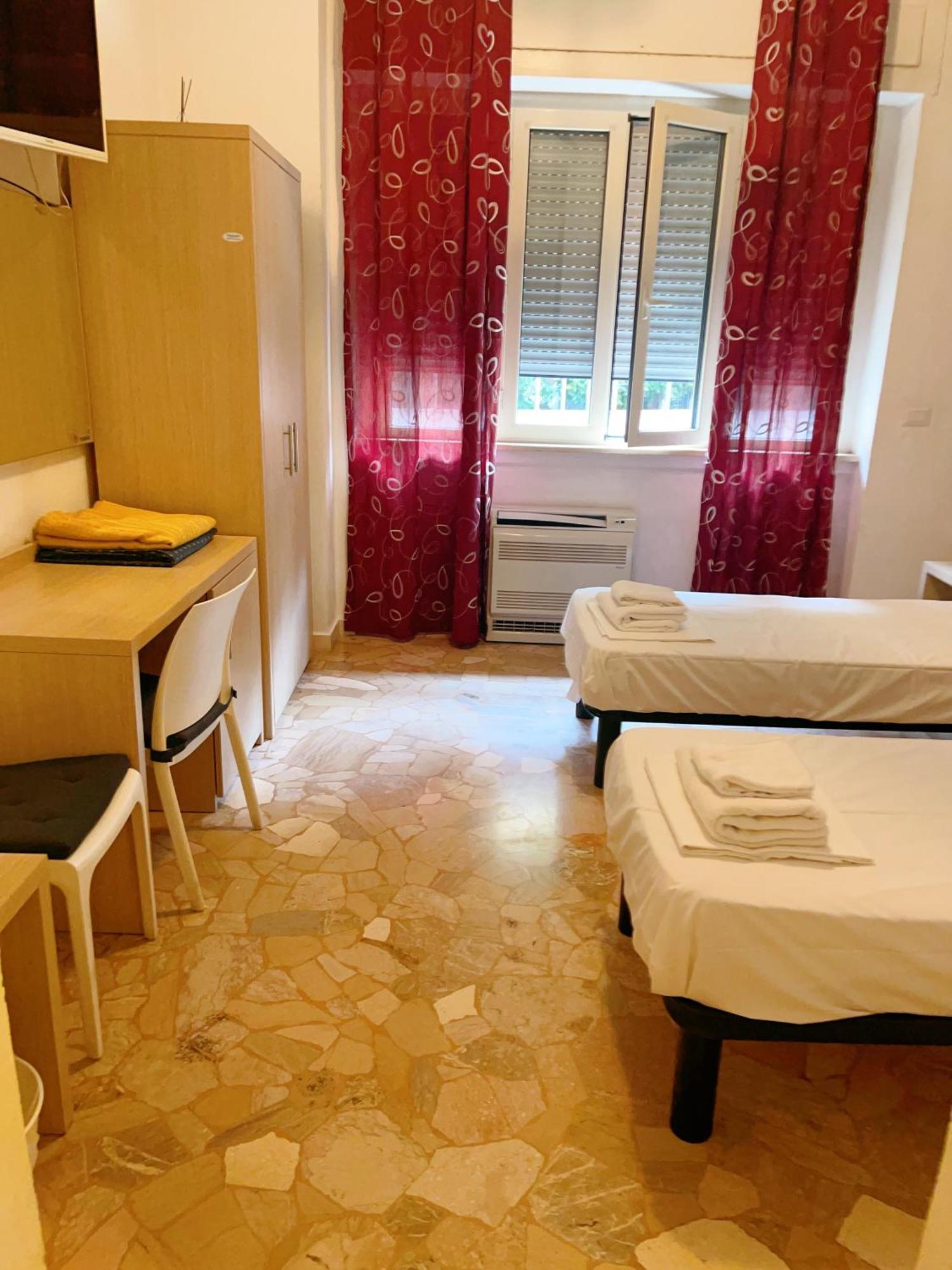 Hotel Bissi Milan Exterior photo